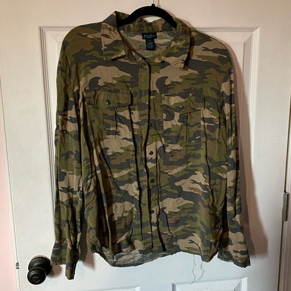 Camo button up with Floral Back - Picture 1 of 2